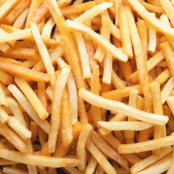 Knapperige portie gefrituurde frietjes