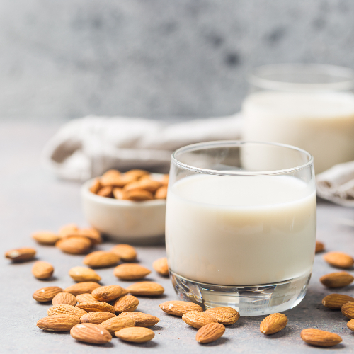 Amandelmelk is een plantaardig alternatief voor dierlijk melk
